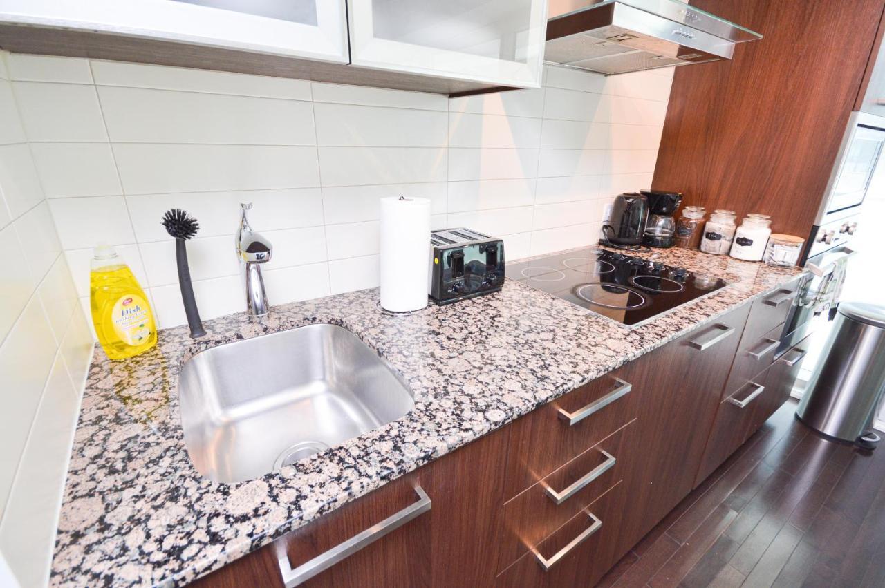 Downtown Toronto Condo Near Cn Tower, Mtcc, Rogers Center , Union Station Exterior foto